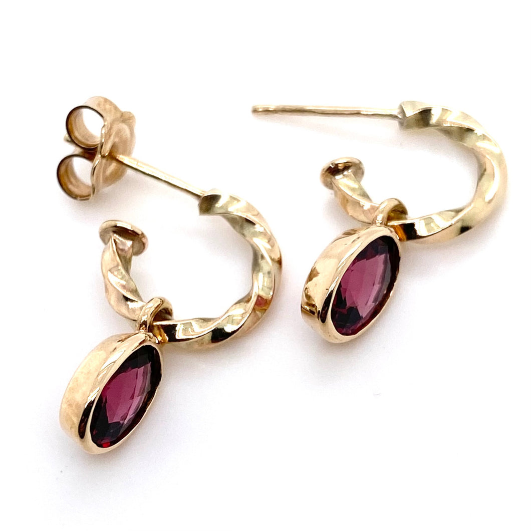 9ct Yellow Gold, 2.63ct Twisted Garnet Drops