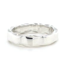 Load image into Gallery viewer, Silver Twist Ring
