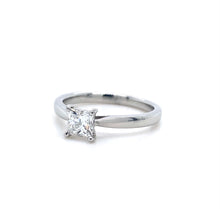 Load image into Gallery viewer, Platinum, 0.60ct E VS1 Diamond Solitaire Ring
