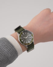Load and play video in Gallery viewer, Khaki Navy Scuba Quartz, Khaki Green Dial &amp; Strap
