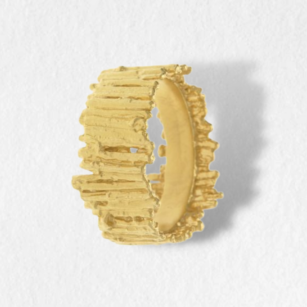 Nest Structure Wide Ring, Gold