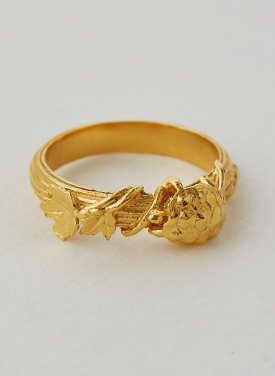 Overgrown Column Ring with Racing Tortoise, Gold
