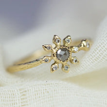 Load image into Gallery viewer, Multi Diamond Flower Ring, 18ct Yellow Gold
