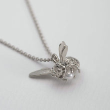 Load image into Gallery viewer, Flying Bee Pearl Necklace, Silver
