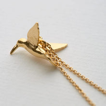 Load image into Gallery viewer, Hummingbird necklace, Gold
