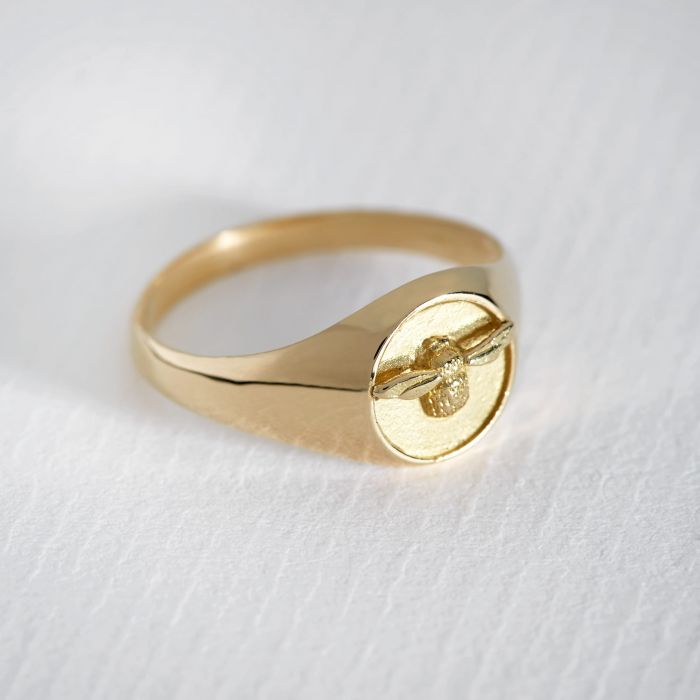 Signet Ring with Itsy Bitsy Bee, 18ct Gold